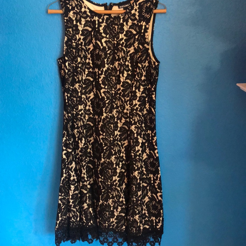 Floral Lace Dress- roz&ALI